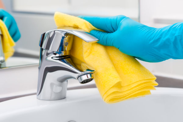 Entree richting Schoonmaak en glazenwassen - examen